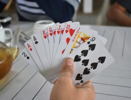 Bag kulissen: Et døgn i en croupiers liv