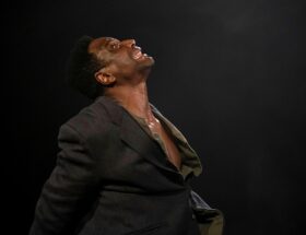 Når magi møder skuespil: En dag i livet hos en skuespiller i den magiske klub